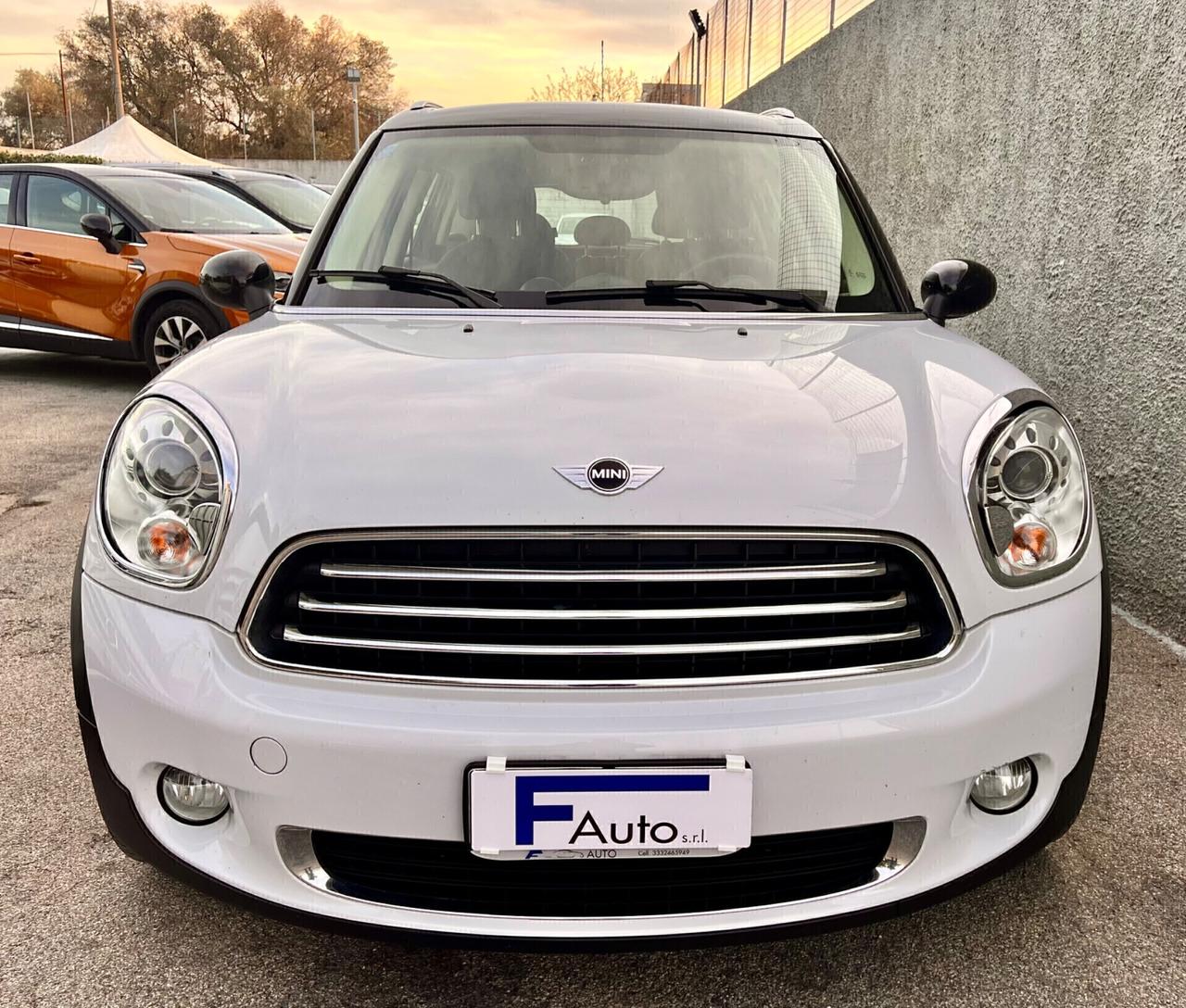 Mini Cooper D Countryman 1.6,Climatronic,LED colorati interni,Cruise Control,ecc.