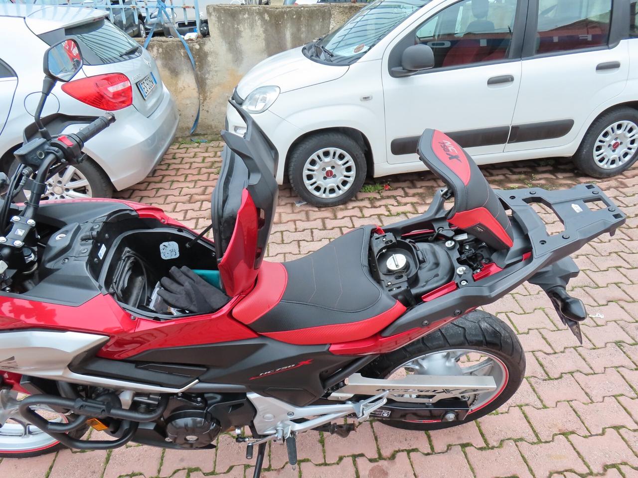 Honda NC 750X FULL 15.000 KM PARI AL NUOVO
