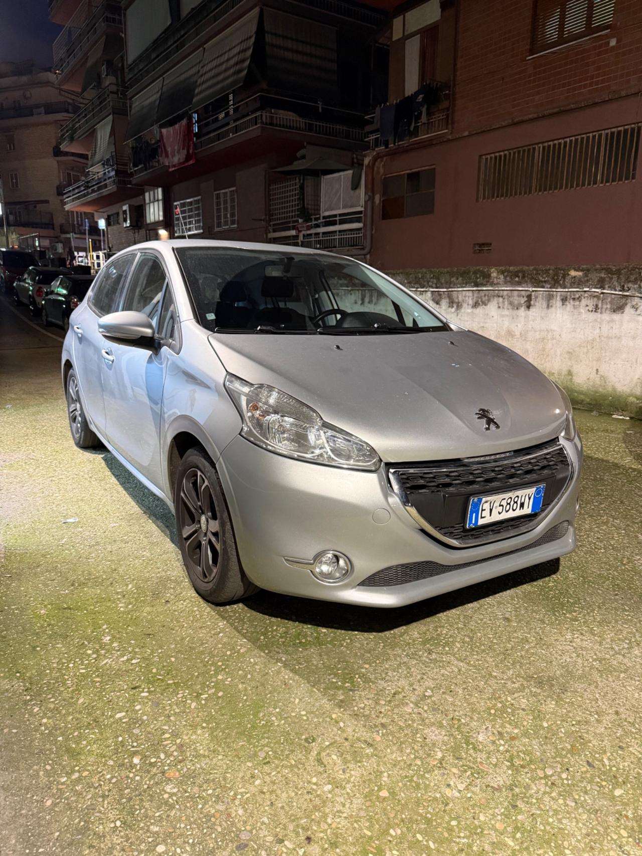 Peugeot 208 PureTech 82 5 porte Allure