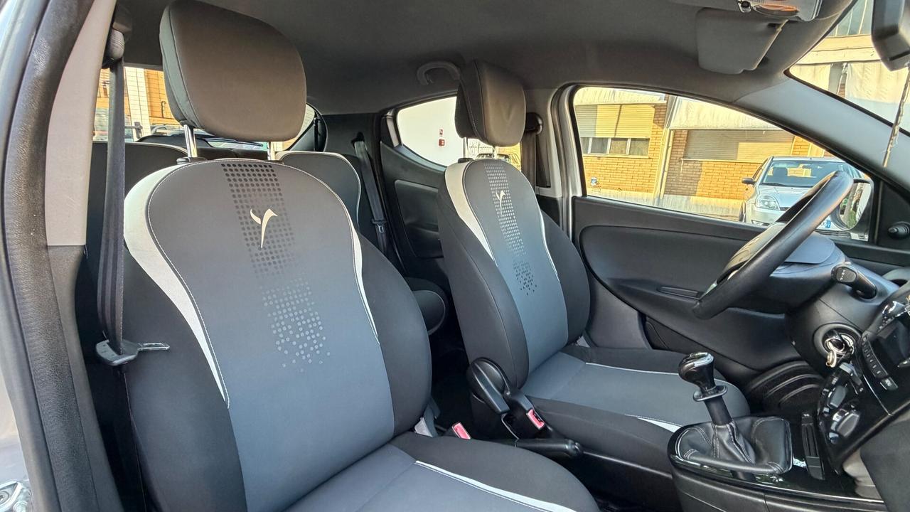 Lancia Ypsilon 1.2 69 CV