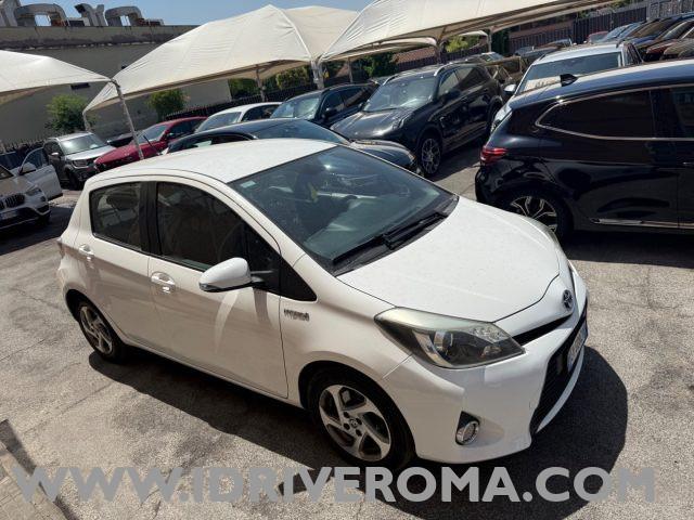 TOYOTA Yaris 1.5 Hybrid 5 porte Lounge "NEOPATENTATI"