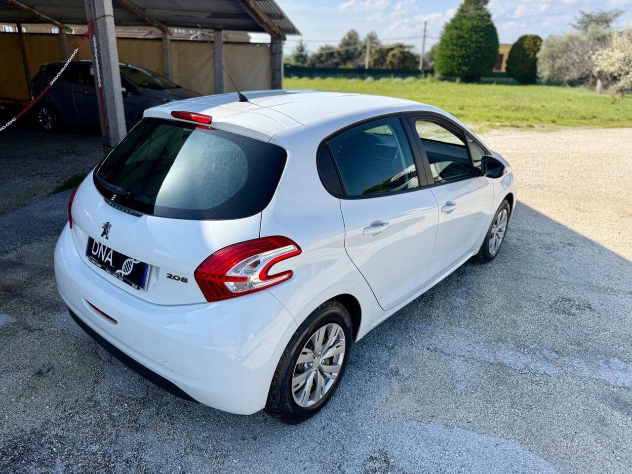 Peugeot 208 1.2 benzina 70 milaKM Neopatentati