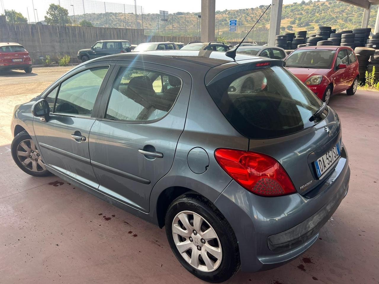 Peugeot 207 1.4 HDi 70CV 5p. Neopatentati