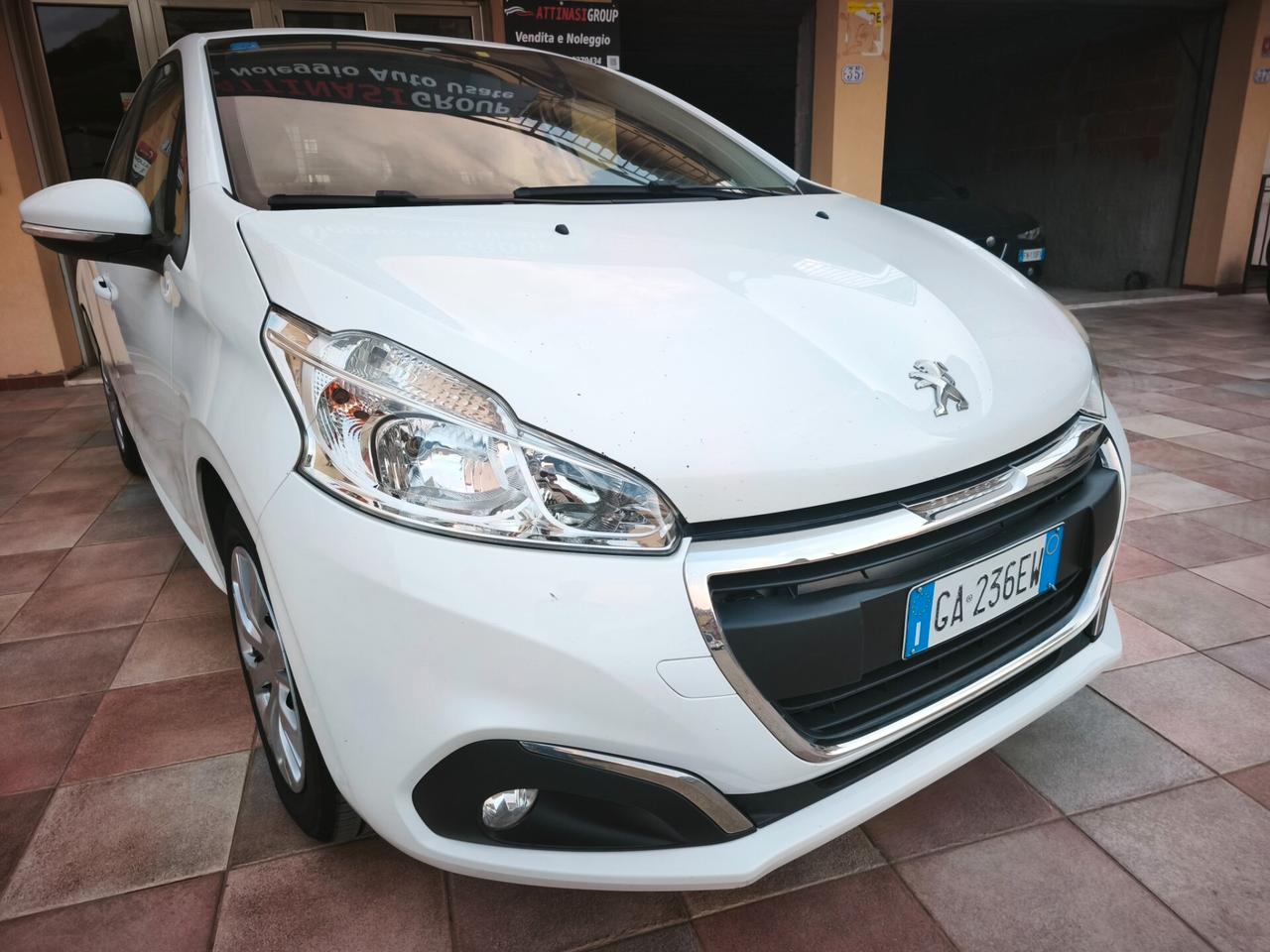 Peugeot 208 HDi 100 CV Van IVA Esposta