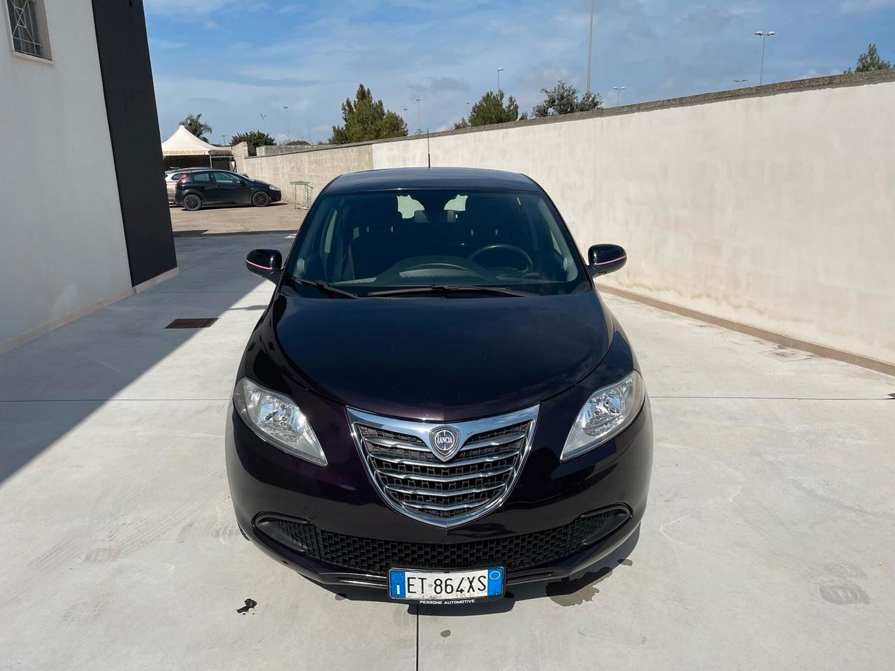 Lancia Ypsilon 1.2 69 CV 5 porte GPL Ecochic Silver