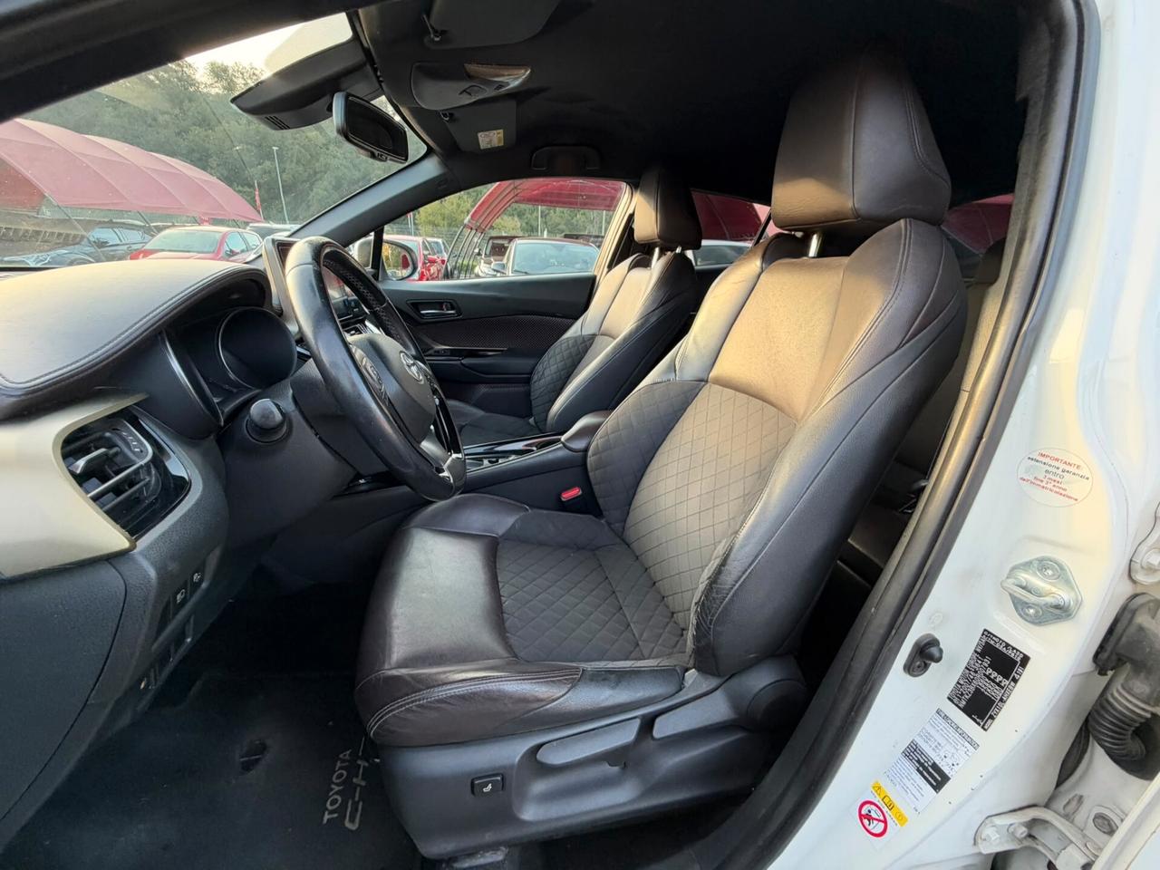 Toyota C-HR 1.8 Hybrid E-CVT Lounge