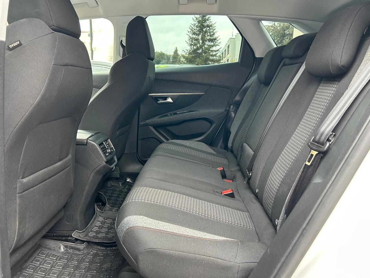 Peugeot 3008 BlueHDi 130 S&S Business