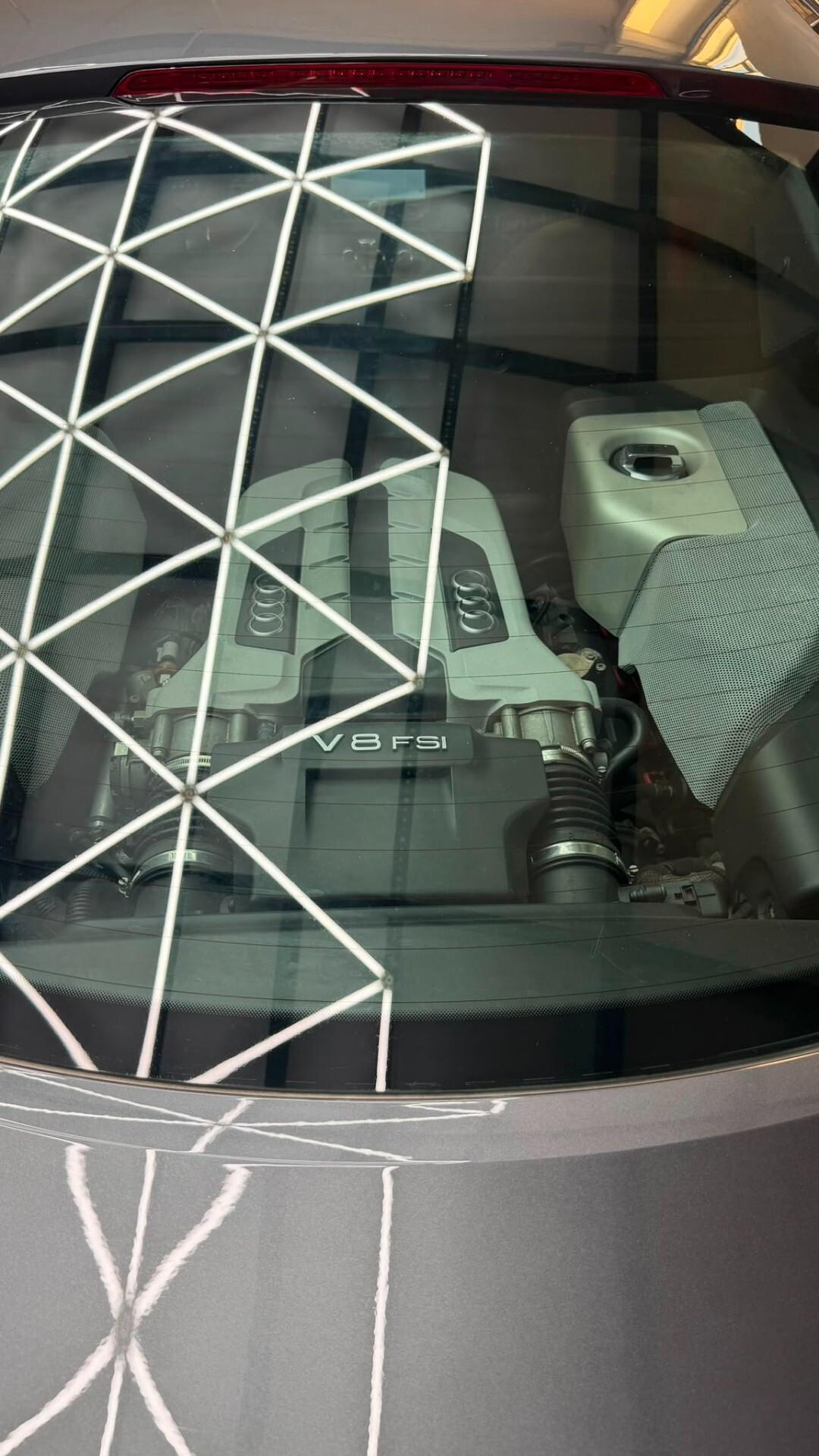 Audi R8 4.2 V8 FSI quattro R tronic