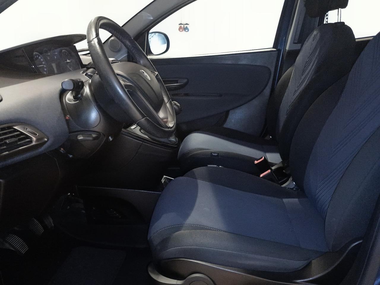Lancia Ypsilon 1.0 FireFly 5 porte S&S Hybrid Ecochic Gold