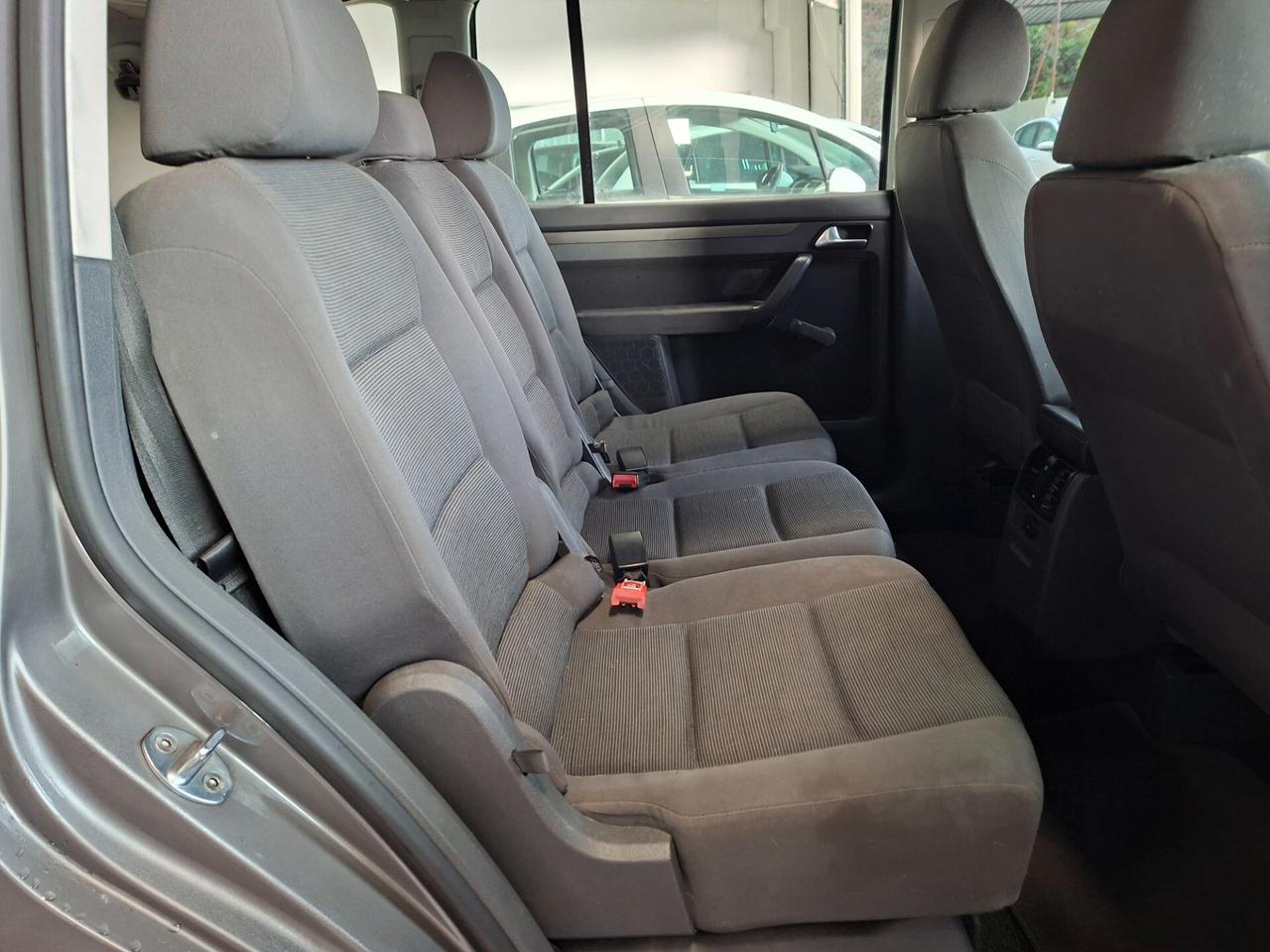 Volkswagen Touran 1.6 Conceptline