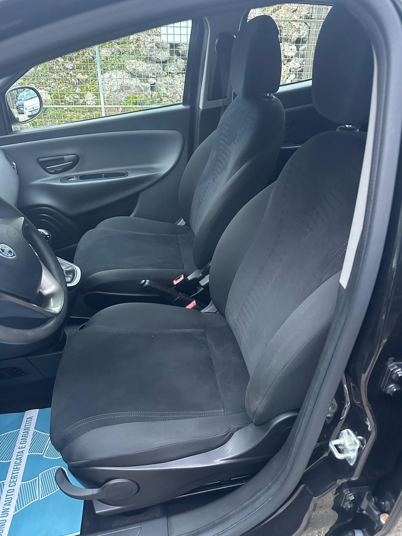 Lancia Ypsilon 1.3 MJT 16V 95 CV 5 porte S&S Silver