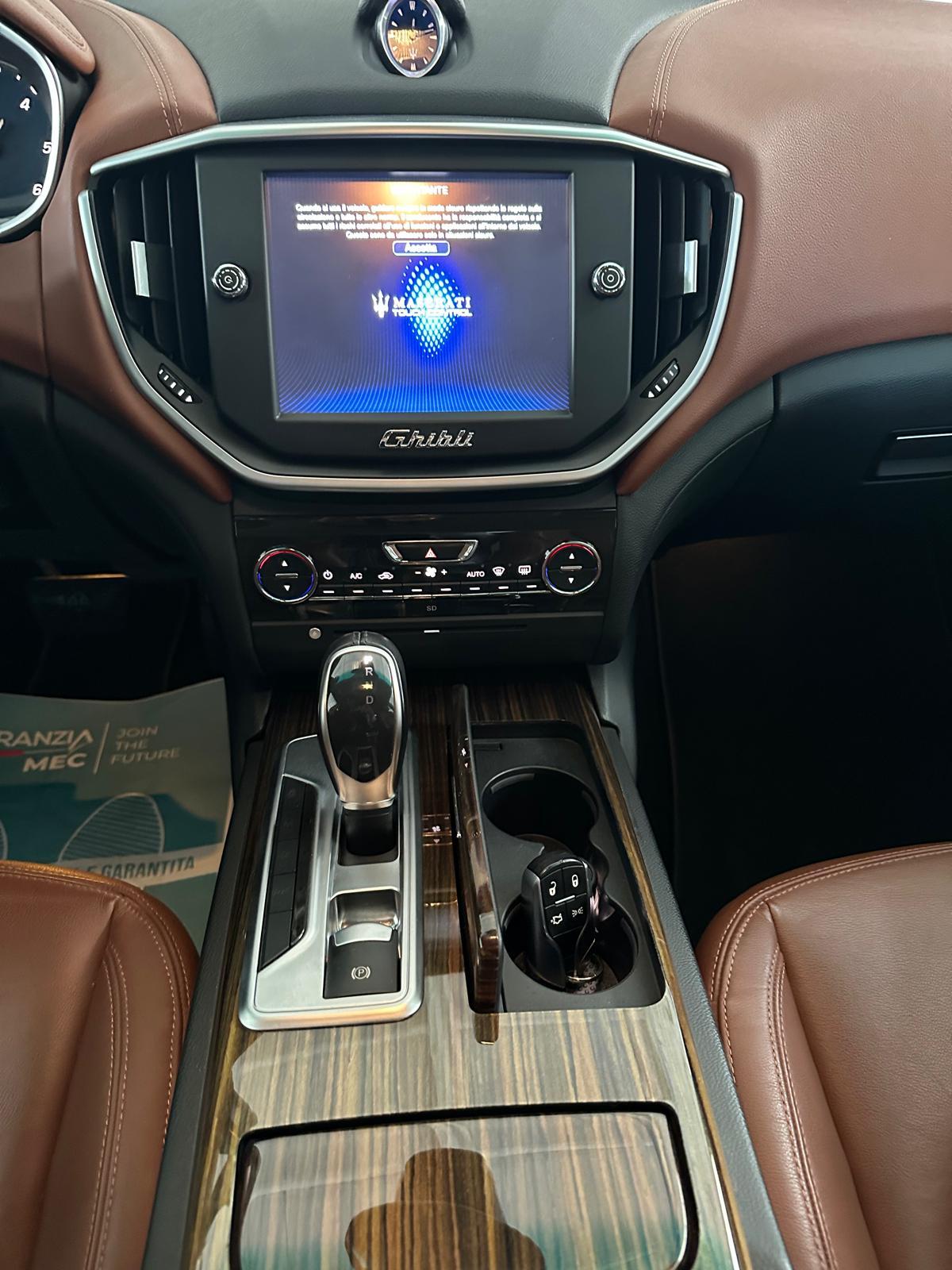 Maserati Ghibli 3.0 V6 ds 250cv auto