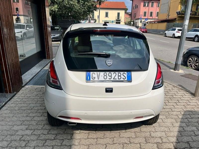 Lancia Ypsilon 1.0 FireFly 5 porte S&S Hybrid Platino