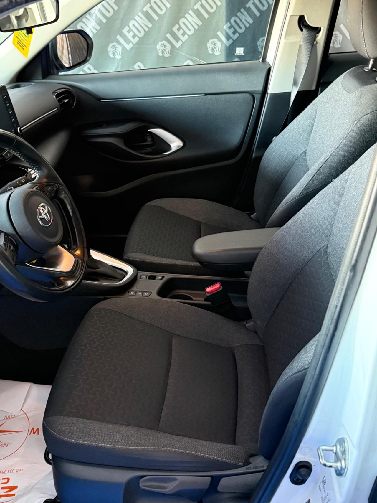 Toyota Yaris Cross 1.5 Hybrid 5p. E-CVT AWD-cambio automatico