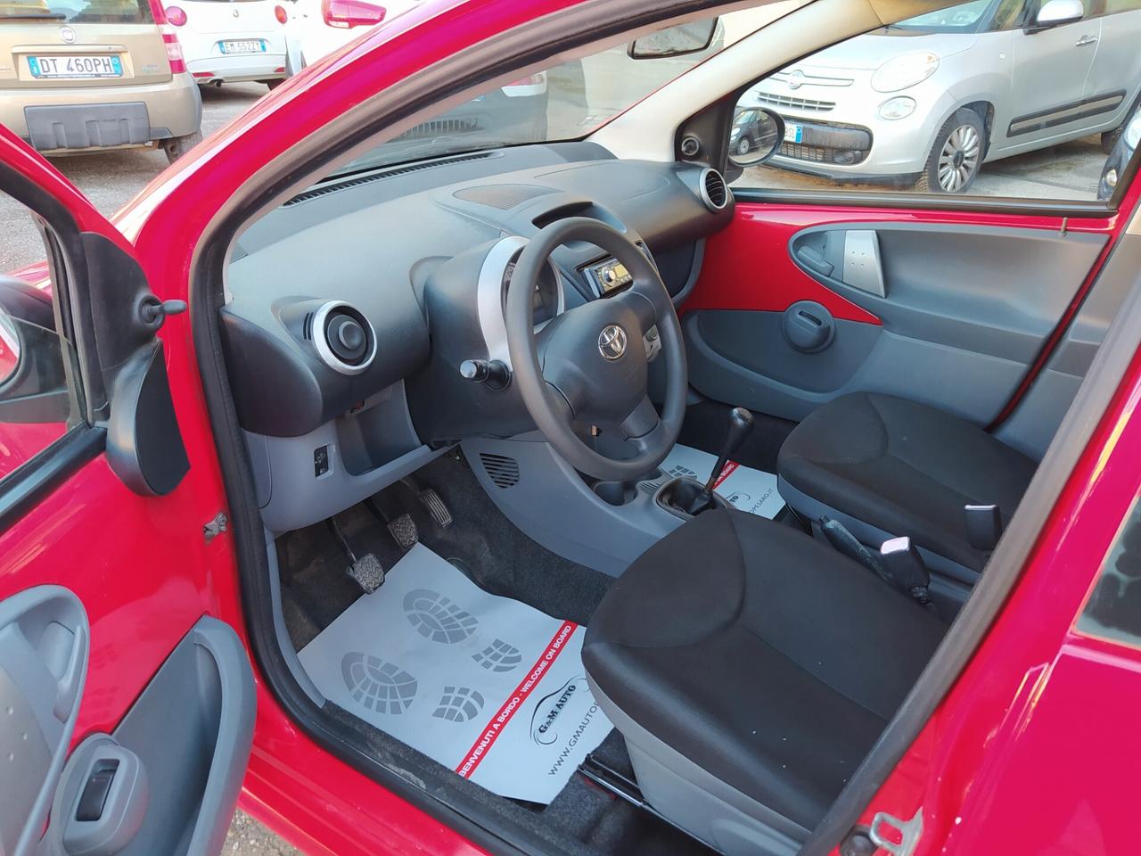 Toyota Aygo 1.0 12V VVT-i 5 porte Neopatentati