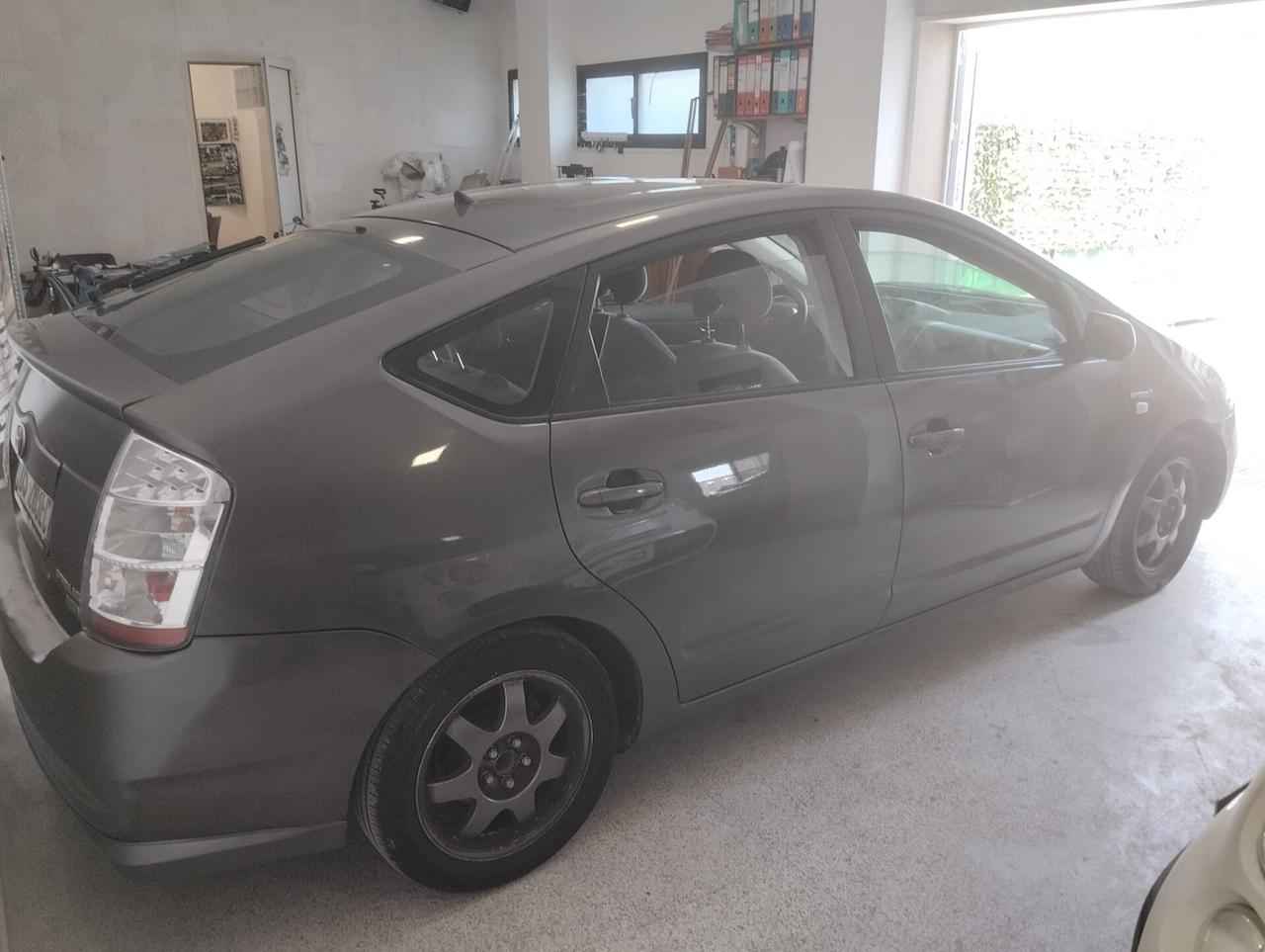 Toyota Prius 1.5i 16V