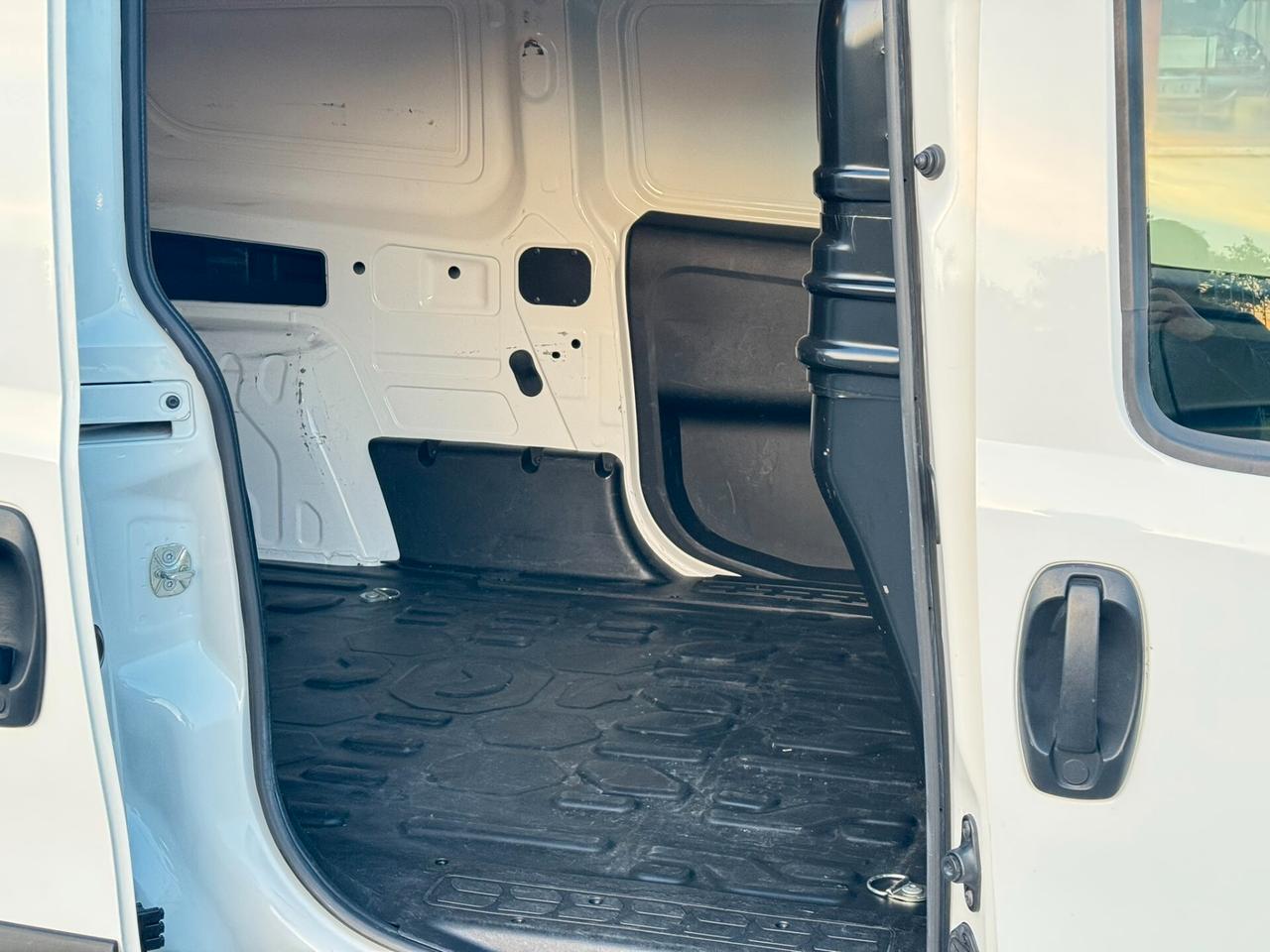 Fiat Doblo' cargo Maxi Autocarro 3 posti