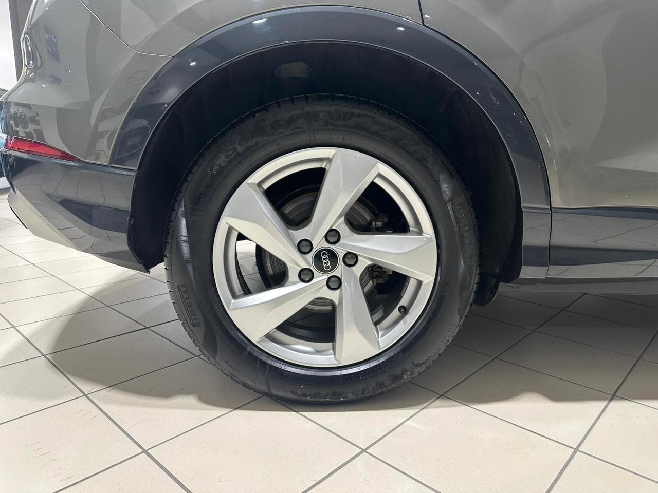 Audi Q3 35 TDI quattro S tronic Business Advanced