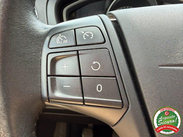 VOLVO V40 Momentum D2