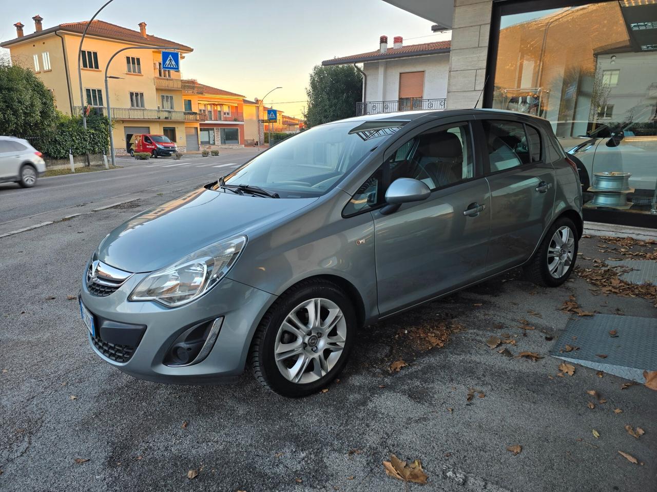 Opel Corsa 1.2 5 porte Elective