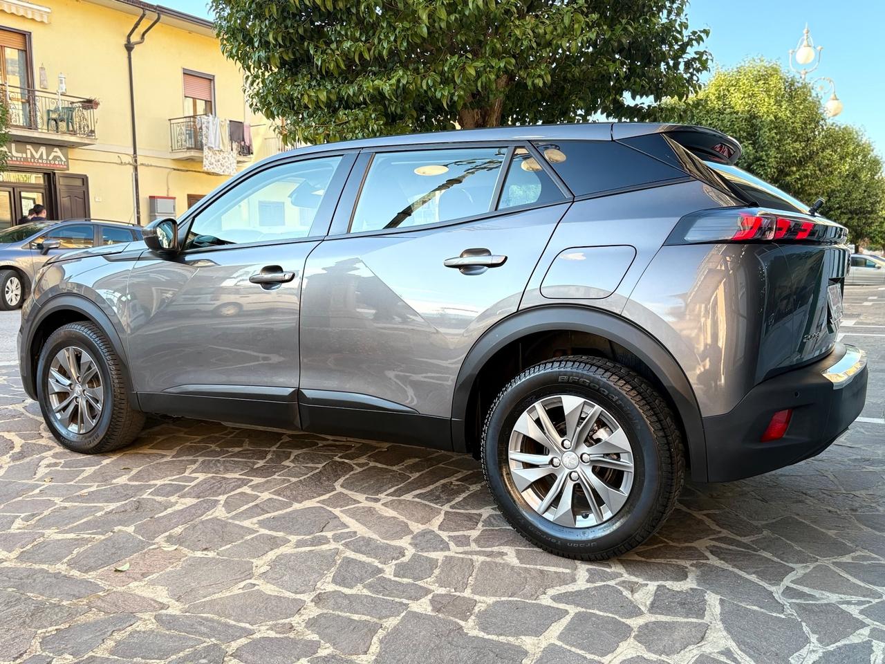 Peugeot 2008 BlueHDi 110 Active FULL LED/NAV/CAM