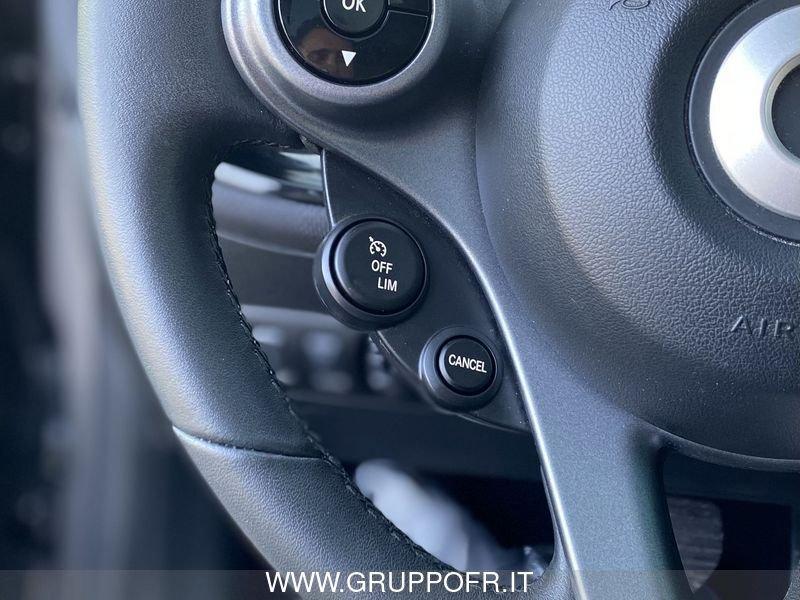 smart fortwo EQ Passion