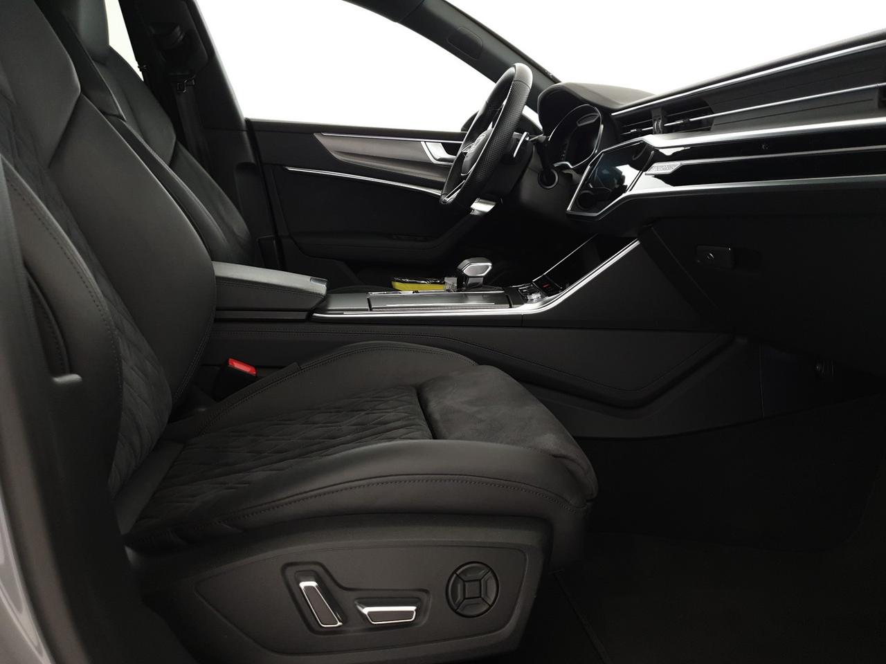 4.0TFSI 600CV quattro tiptronic