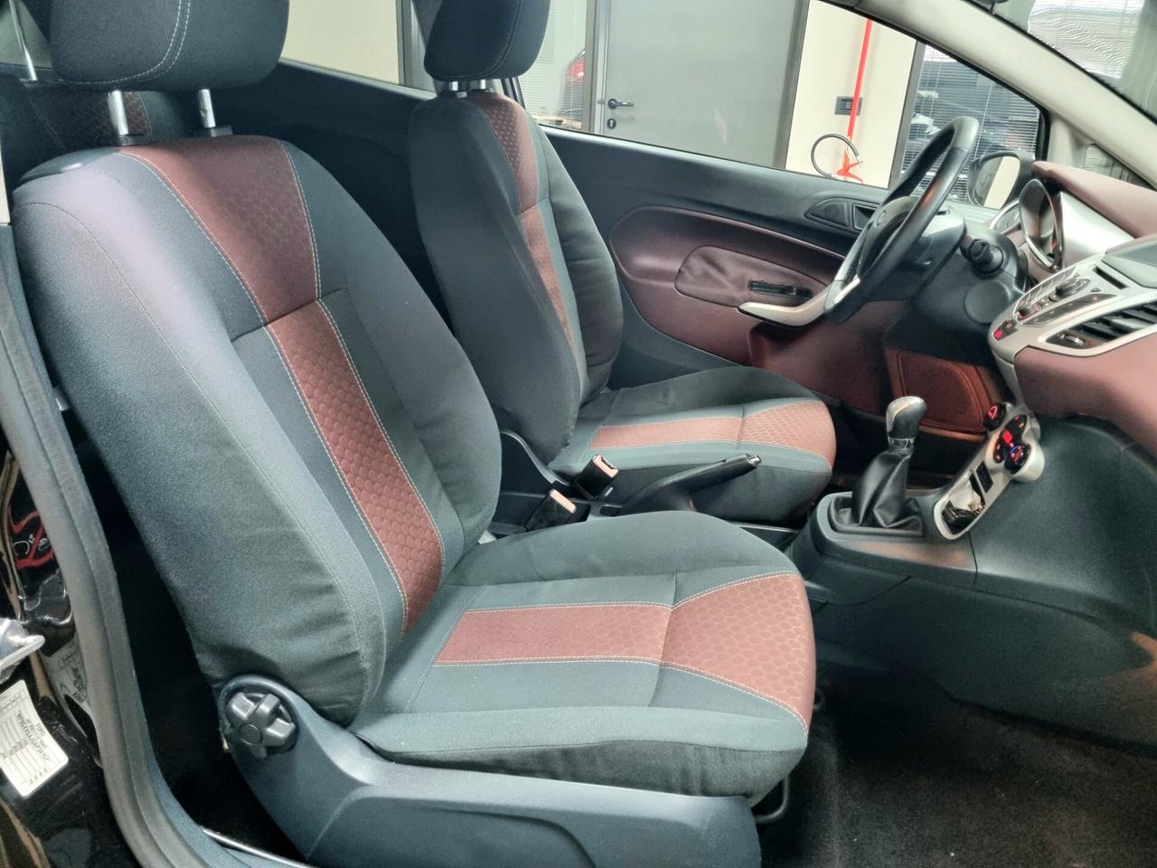 FORD FIESTA 1.2 BENZINA 82CV 3p. TITANIUM NEOPATENTATI