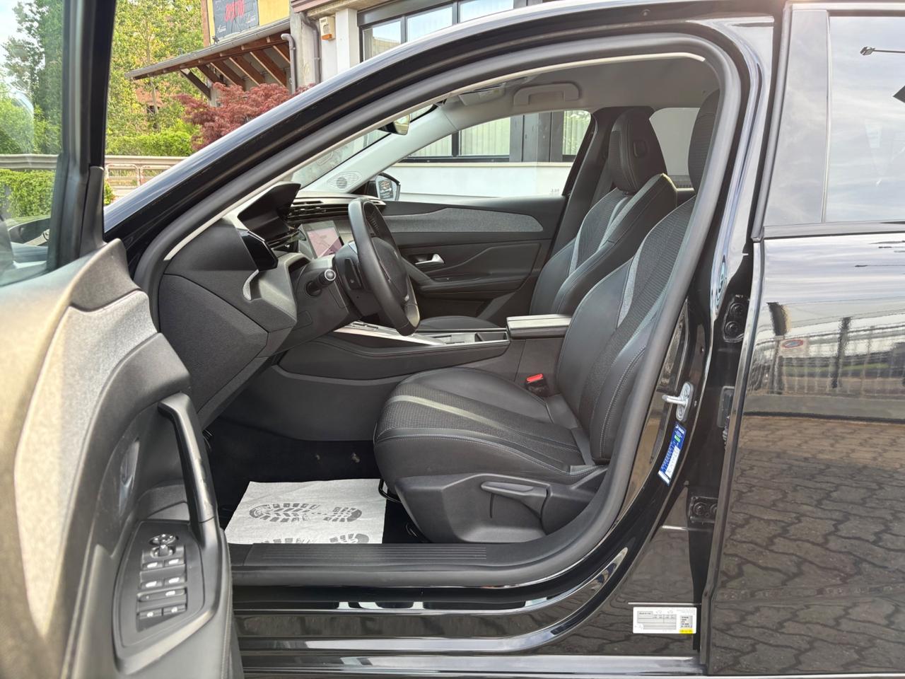 Peugeot 308 BlueHDi 130 S&S EAT8 SW Allure