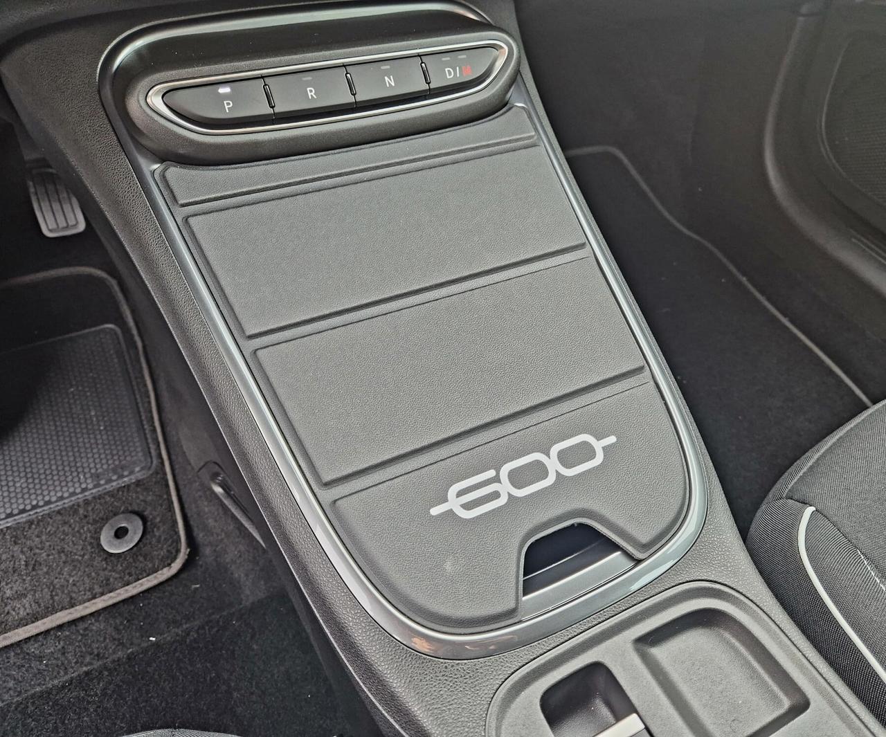 Fiat 600 Hybrid 110 CV DCT MHEV La Prima