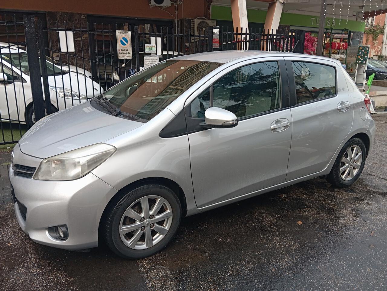 Toyota Yaris 1.0 Lounge offerta del mese