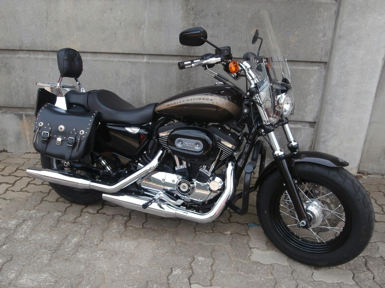 Harley-davidson 1200 Sportster Custom (2017) - XL 1200C passaggio incluso.