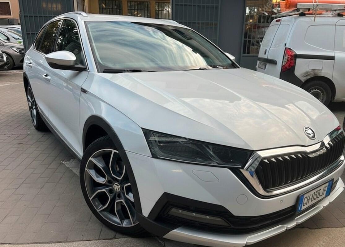 Skoda Octavia 2.0 TDI EVO SCR 200 CV DSG 4x4 Wagon Scout