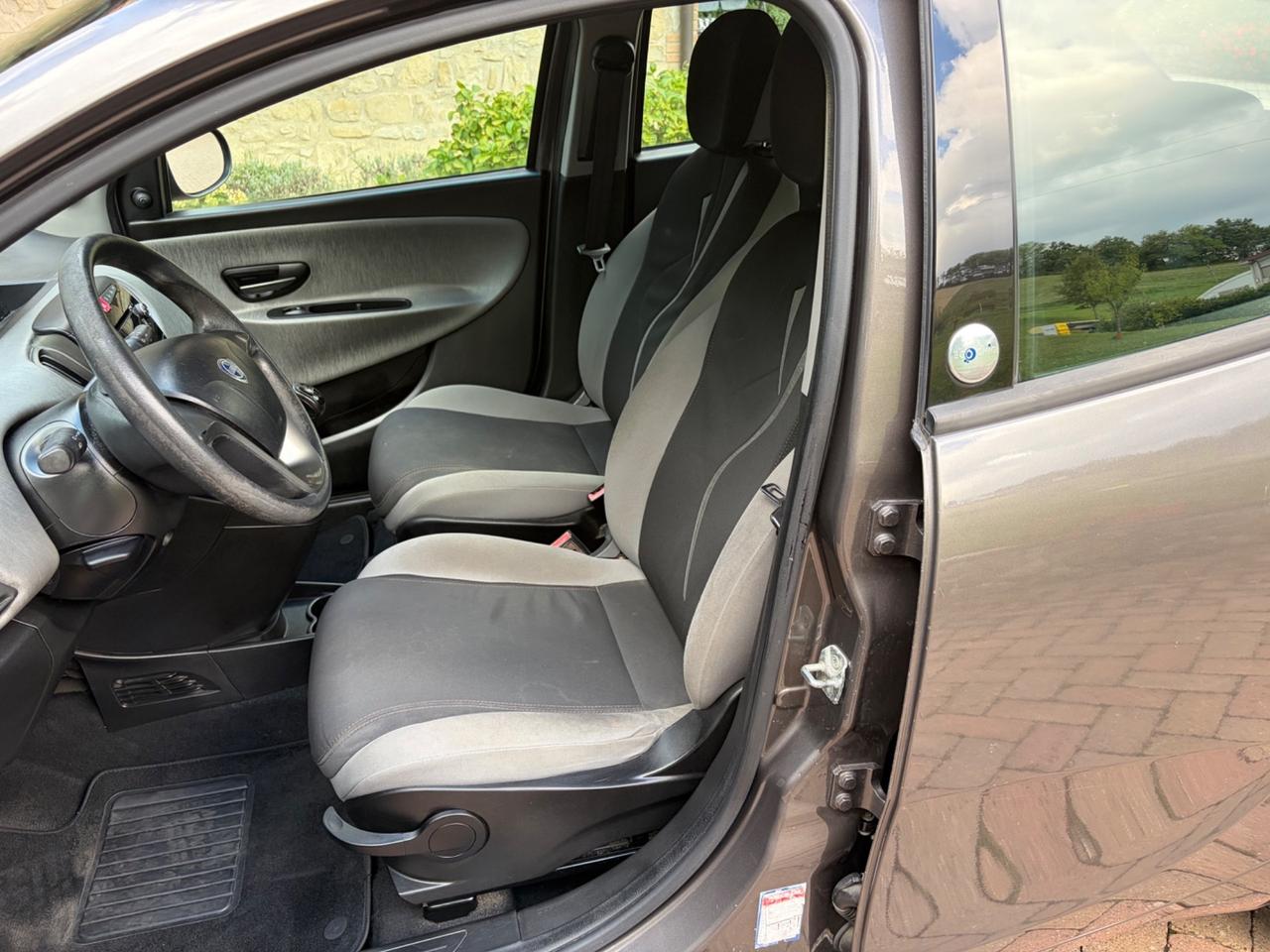 Lancia Ypsilon 1.2 69 CV 5 porte GPL Ecochic Gold