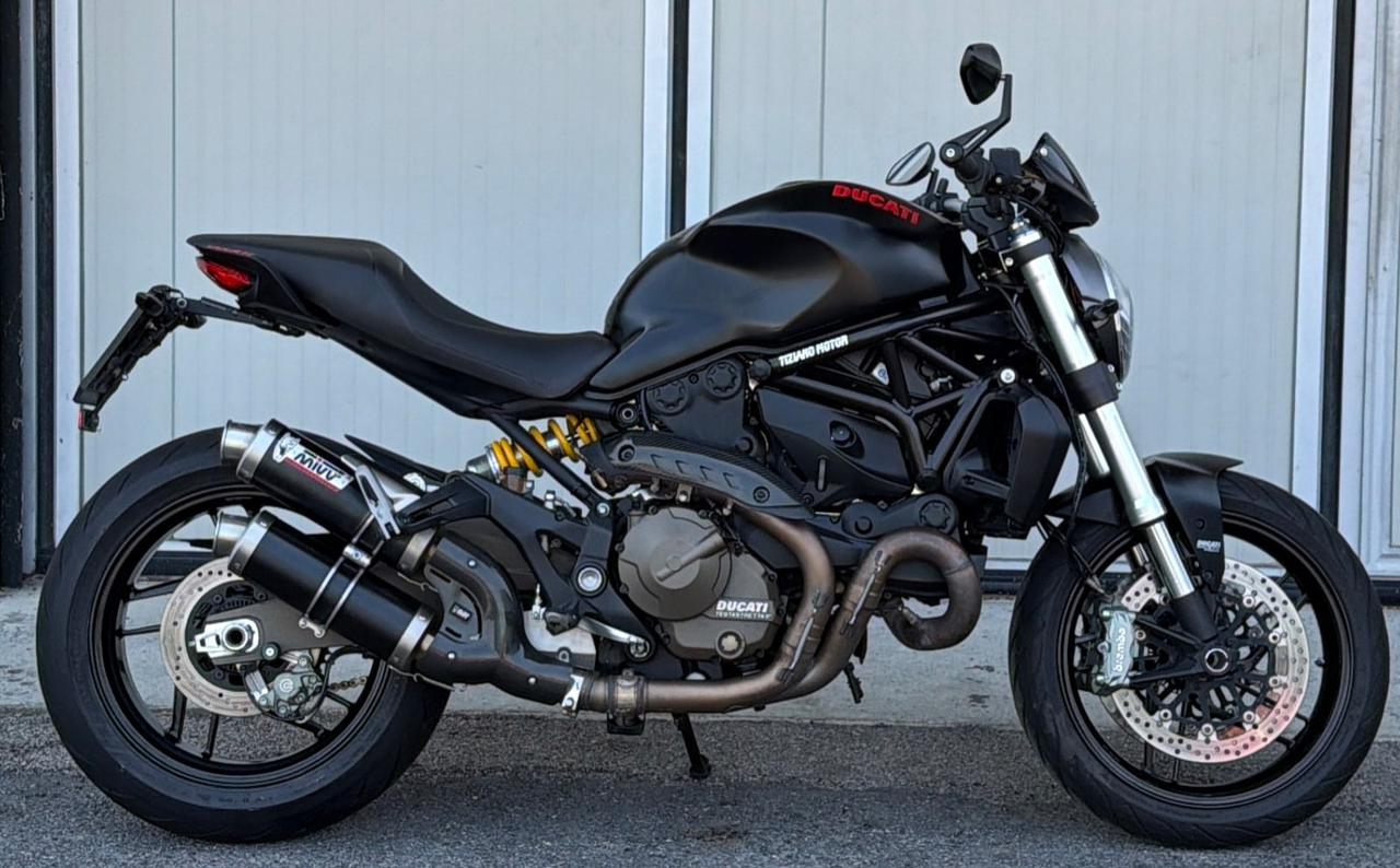 Ducati Monster 821 Dark Edition