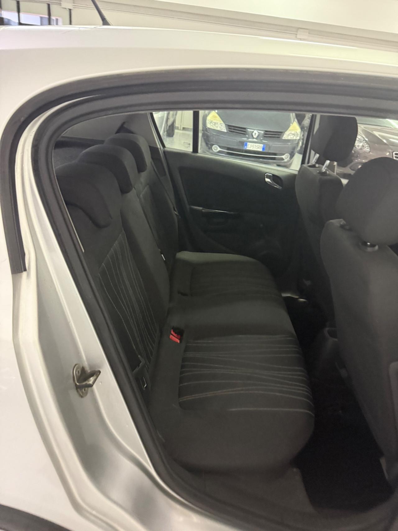 Opel Corsa 1.2 5 porte Cosmo