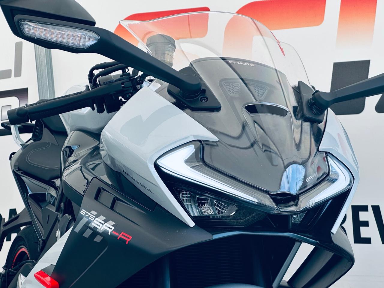 CF Moto 675SR-R - Aerolite Grey