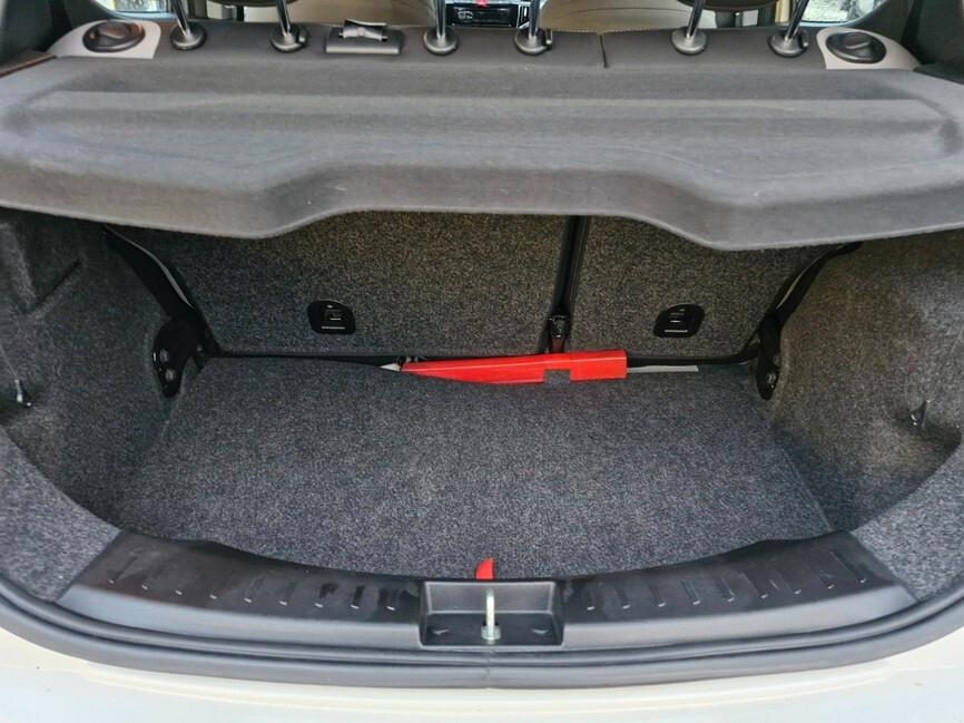 Lancia Ypsilon 1.2 69 CV 5 porte Silver