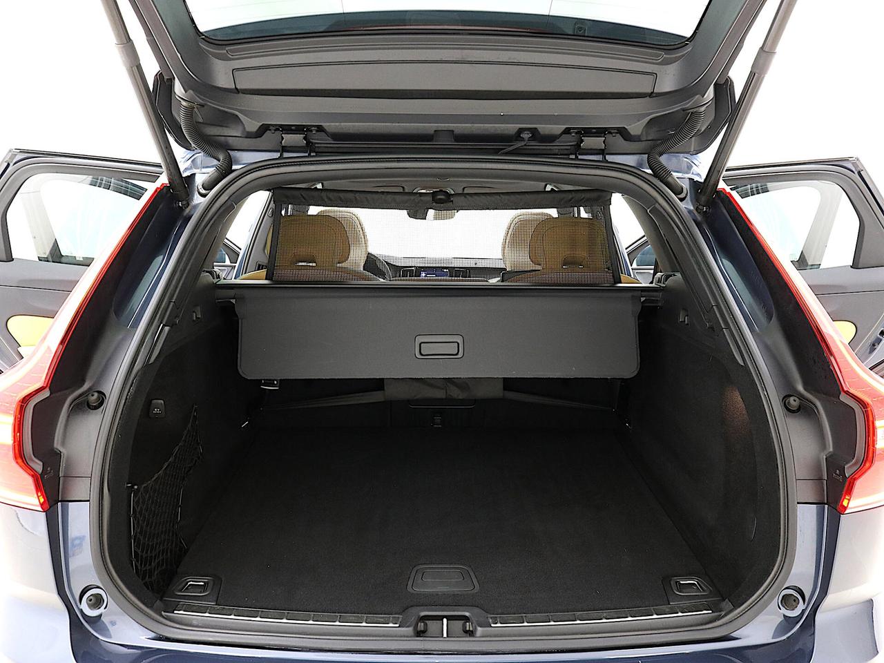 Volvo XC60 B4 AWD Inscription TETTO APRIBILE