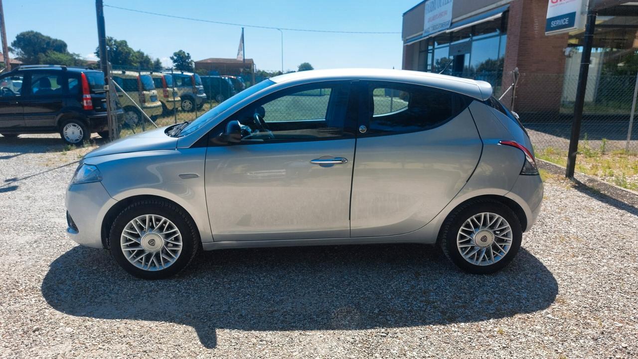Lancia Ypsilon 1.2 69 CV 5 porte GPL Ecochic Gold