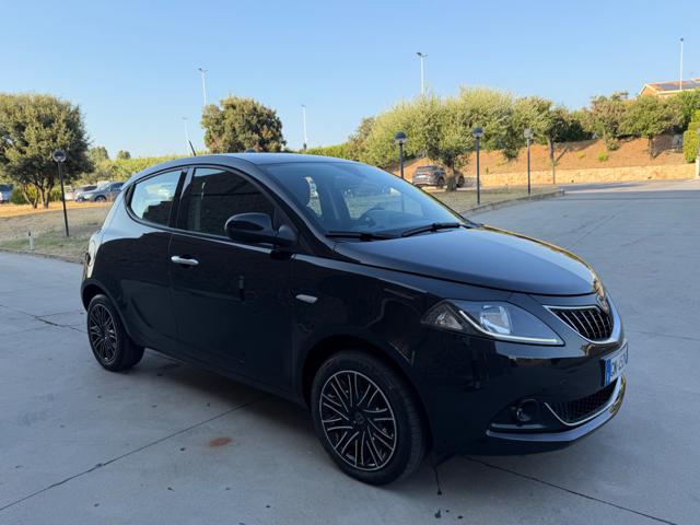 LANCIA Ypsilon GOLD+NAVI CARPLAY+SENSORI+LED