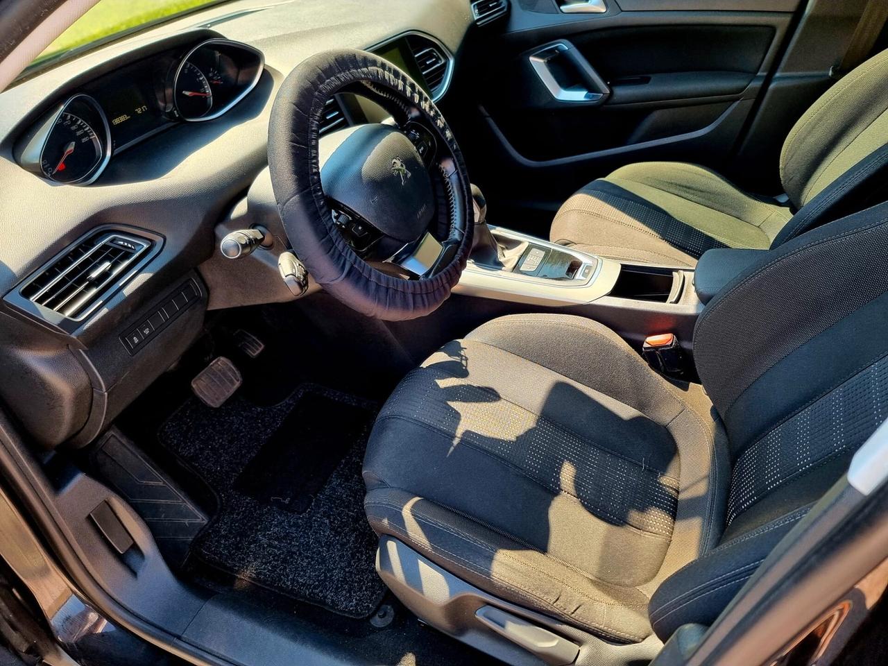 Peugeot 308 BlueHDi 120cv GT LINE ADATTA A NEOPATENTATI