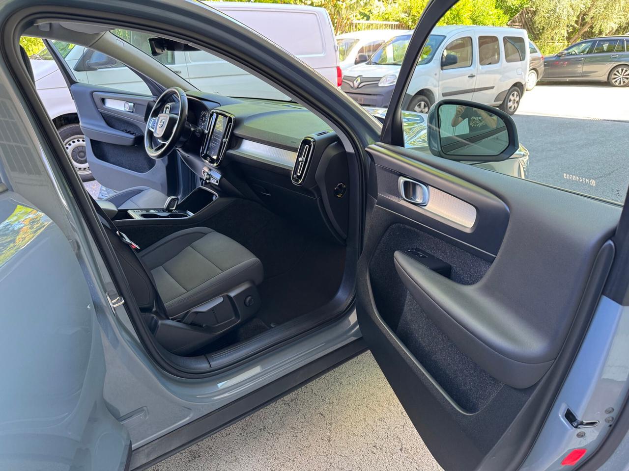 Volvo XC40 2.0 d3 Momentum AWD Auto GARANZIA24MESI