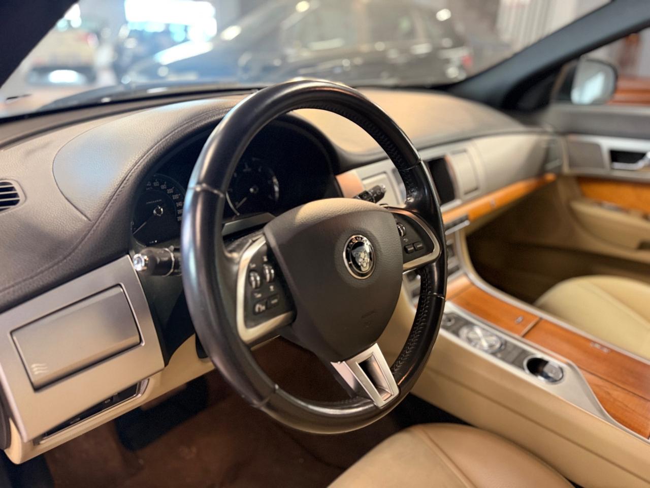 Jaguar XF 2.2 D 200 CV Business Edition