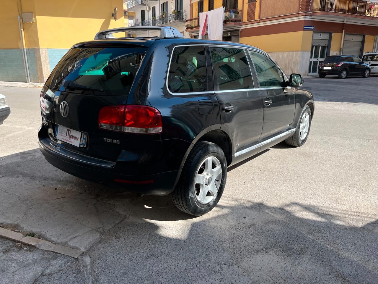 Volkswagen Touareg 2.5 R5 TDI Dpf Tiptronic Executive