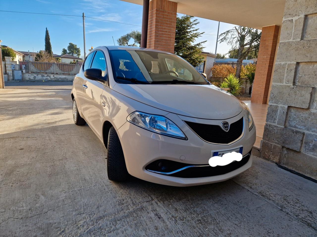 Lancia Ypsilon 1.2 69 CV 5 porte GPL Ecochic Silver