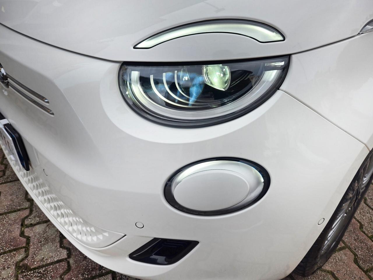 Fiat 500e Cabrio 42 kWh ICON