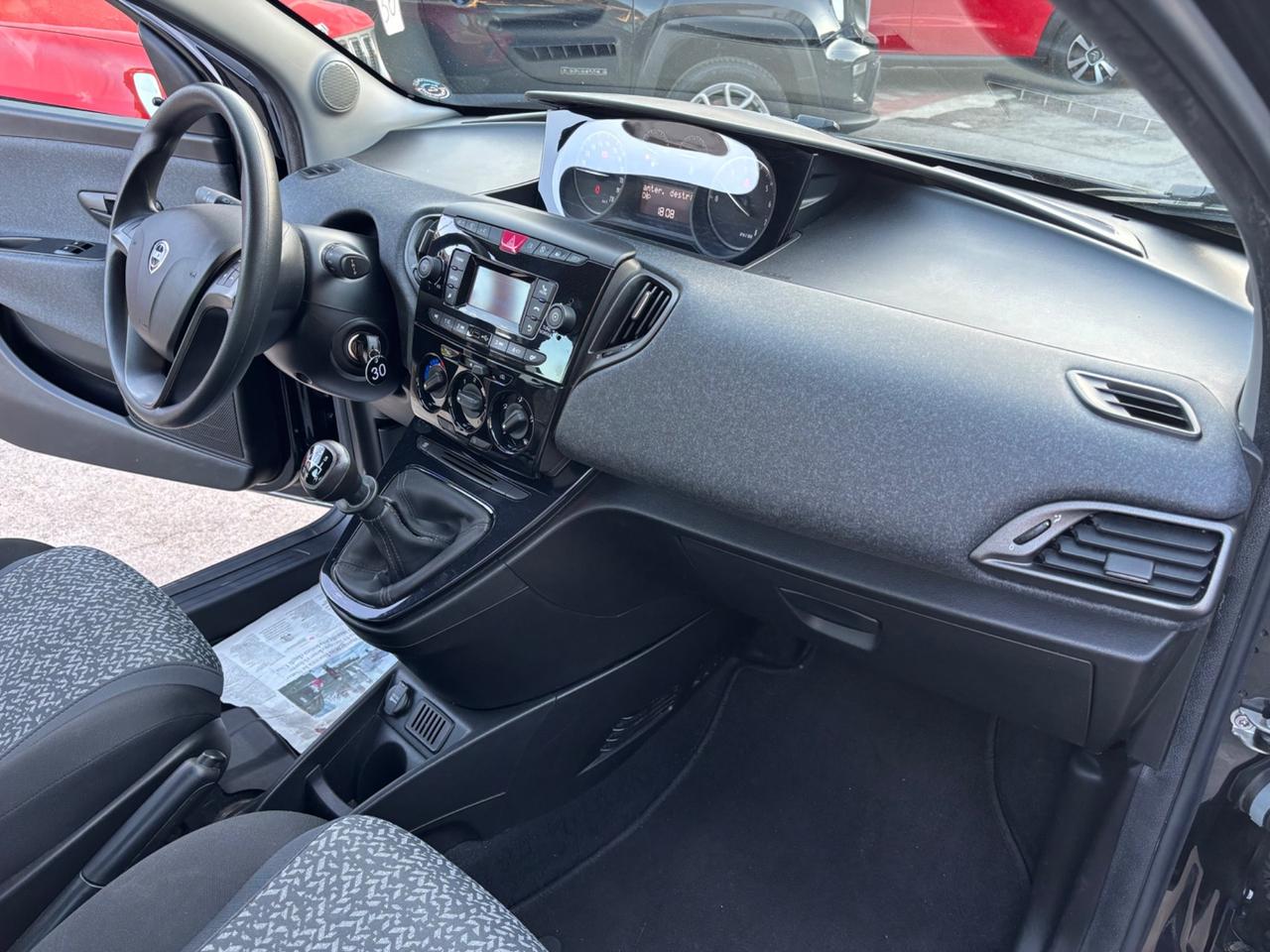 Lancia Ypsilon 1.2 69 CV 5 porte S&S Gold