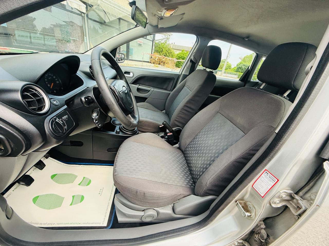 Ford Fiesta 1.4 16V 5p. Ghia