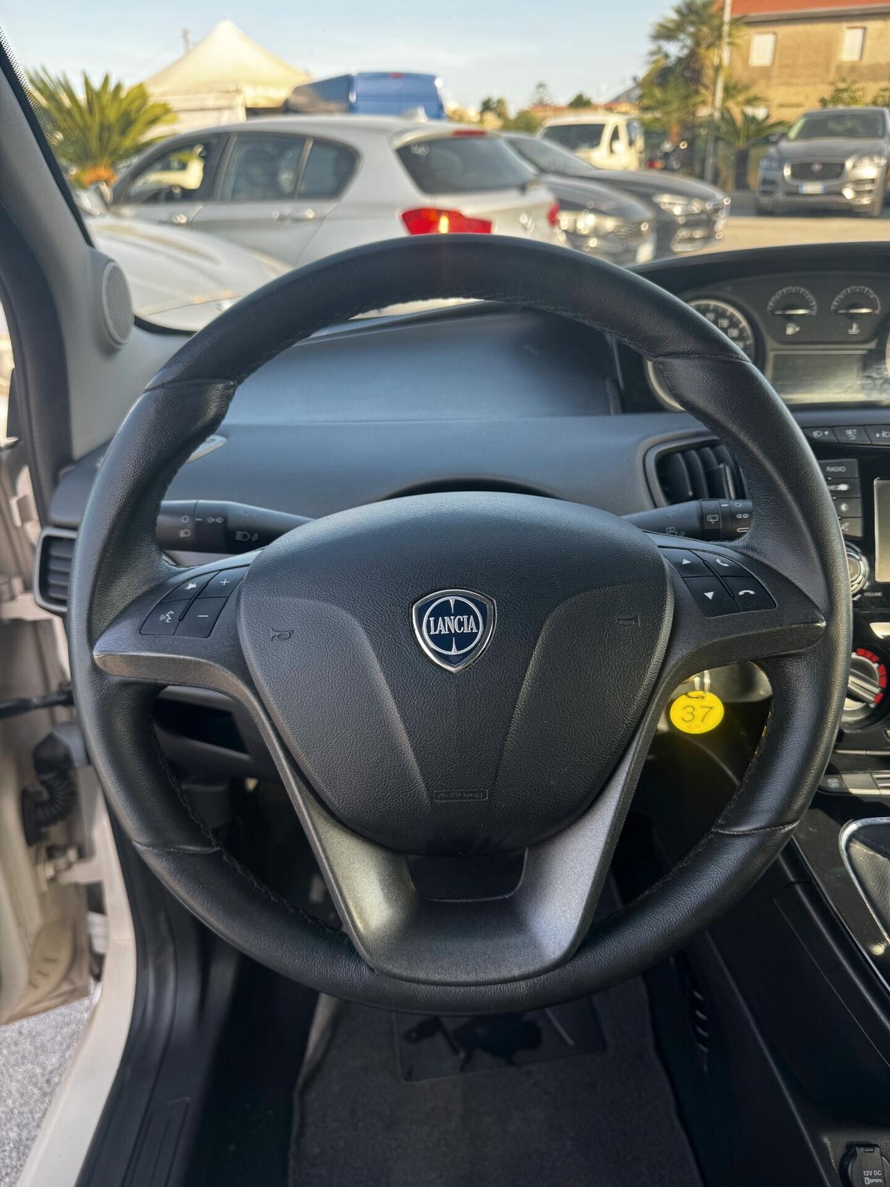 Lancia Ypsilon 1.2 69 CV Silver